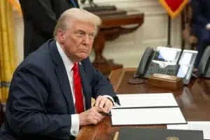 Donald Trump signs a law against sexual deepfakes